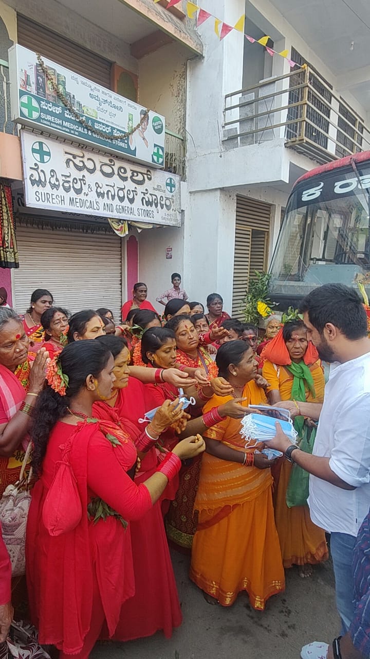 ಮಾಸ್ಕ್ ವಿತರಿಸಿ, ಸುರಕ್ಷತೆ ಬಗ್ಗೆ ಎಚ್ಚರಿಕೆ ವಹಿಸಿ: ಎಂ.ಎಸ್. ರಕ್ಷಾ ರಾಮಯ್ಯ ಕಿವಿ ಮಾತು