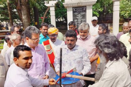 ರುದ್ರ ಭೂಮಿಗಳಲ್ಲಿ ಕಾರ್ಯನಿರ್ವಹಿಸುವ ನೌಕಕರಿಗೆ ಅಗತ್ಯ ಸೌಲಭ್ಯ ಸಲಕರಣೆಗಳ ವಿತರಣೆ