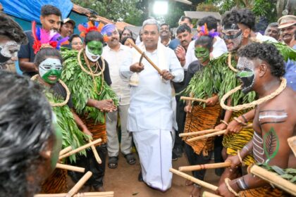 ನಮ್ಮ ಮನೆ ಬಾಗಿಲಿಗೆ ಬಂದ ಮೊದಲ ಮುಖ್ಯಮಂತ್ರಿ: ಎರಡು ಪೀಳಿಗೆ ಆದಿವಾಸಿಗಳ ಸಂಭ್ರಮ