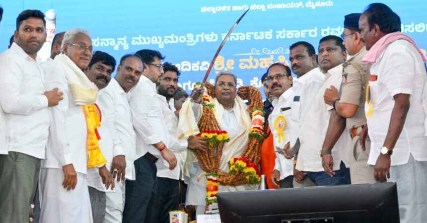 ವಾಲ್ಮೀಕಿ ಭವನಕ್ಕೆ  ಸಿಎಂ ಸಿದ್ದರಾಮಯ್ಯ   2 ಕೋಟಿ ಘೋಷಣೆ