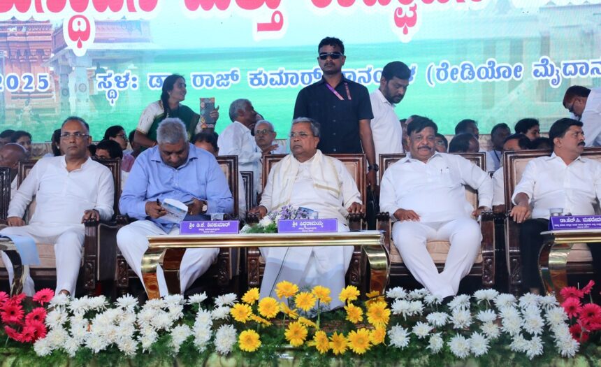 ಕೆ.ಆರ್.ನಗರ ವ್ಯಾಪ್ತಿಯಲ್ಲಿ 513 ಕೋಟಿ ರೂ.ಗಳ ವೆಚ್ಚದ ಕಾಮಗಾರಿಗಳಿಗೆ ಸಿಎಂ ಉದ್ಘಾಟನೆ ಮತ್ತು ಶಂಕುಸ್ಥಾಪನೆ