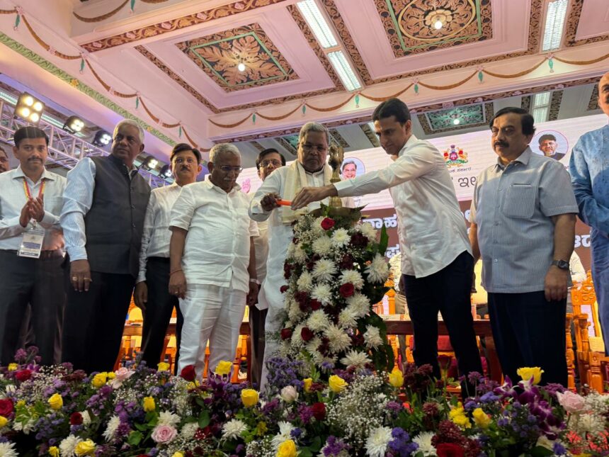 ಜಾತಿ ವ್ಯವಸ್ಥೆ ನಿಂತ ನೀರಿನಂತೆ,ಸಂವಿಧಾನ ರಕ್ಷಣೆ ನಮ್ಮೆಲ್ಲರ ಜವಾಬ್ದಾರಿ : ಮುಖ್ಯಮಂತ್ರಿ ಸಿದ್ದರಾಮಯ್ಯ