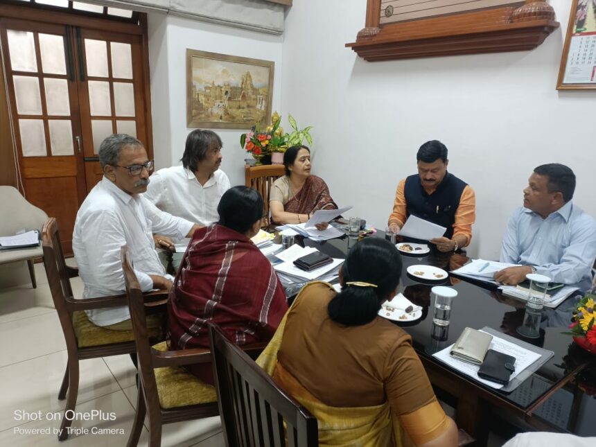 ಅರಣ್ಯ, ಕಂದಾಯ ಭೂಹಕ್ಕುಗಳಿಗೆ ಸಂಬಂಧಿಸಿದ ಸಮಸ್ಯೆಗಳಿಗೆ ಪರಿಹಾರ
