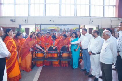 ಜೈನ ಮಹಿಳಾ ಮಂಡಳದಿಂದ ರೈಲ್ವೆ ನಿಲ್ದಾಣದಲ್ಲಿ ಬೆಂಚುಗಳು, ವಾಟರ್ ಕೂಲರ್ ಅಳವಡಿಕೆ