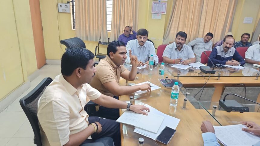ಶೇ.100 ಸಮೀಕ್ಷೆ ಪೂರ್ಣಗೊಳಿಸಲು ಮನೆಗಳಿಗೆ ಸ್ಟಿಕ್ಕರ್ ಅಂಟಿಸಿ: ಸುರಳ್ಕರ್ ವಿಕಾಸ್ ಕಿಶೋರ್