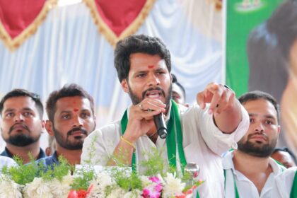 ಕೈ ಯಲ್ಲಿ ಹಾಲಿನ ಪ್ಯಾಕ್ ಹಿಡ್ಕೊಂಡು ಪೋಸ್ ಕೊಟ್ಟರೆ ಆಗಲ್ಲ