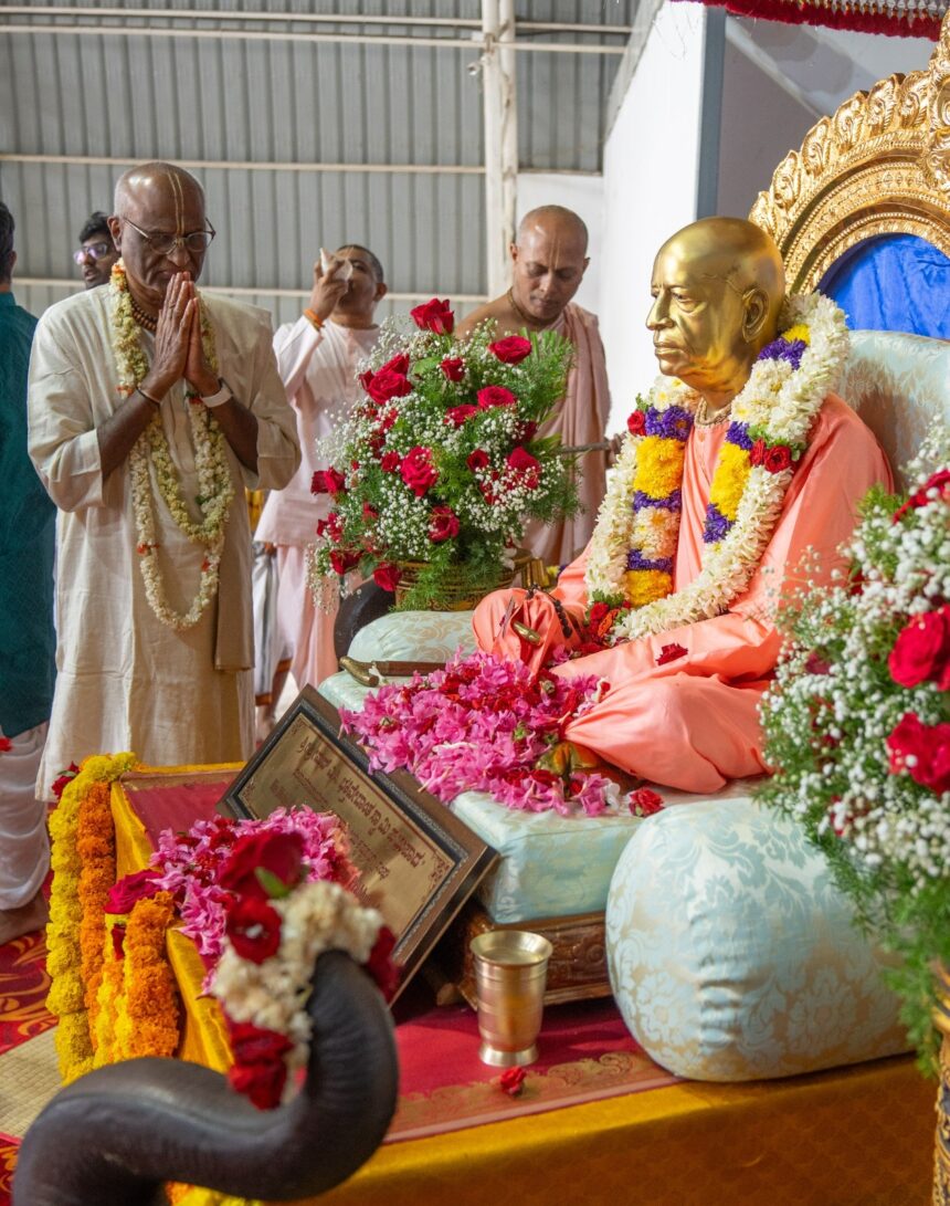 ವಿಶ್ವ ಶಾಂತಿಗೆ ಇಸ್ಕಾನ್ ವೈಕುಂಠ ಗಿರಿಯಲ್ಲಿ 18 ಕೋಟಿಗೂ ಹೆಚ್ಚು ಪವಿತ್ರ ಹರಿನಾಮಜಪದ ಬಲದಿಂದ ಶ್ರದ್ಧಾಪೂರ್ವಕ ಅರ್ಪಣೆ