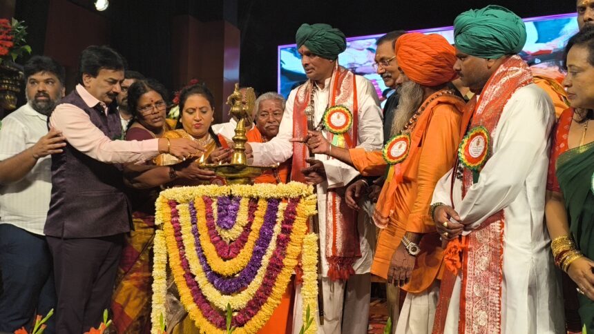 ವಿಶ್ವಕರ್ಮ ಸಮುದಾಯದ ಯುವಕರು ಜಾಗೃತರಾಗಬೇಕು : ಶ್ರೀ ಶ್ರೀ ನೀಲಕಂಠಾಚಾರ್ಯ ಸ್ವಾಮೀಜಿಗಳು ಕರೆ