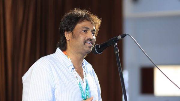 ಕರ್ನಾಟಕ ಪಬ್ಲಿಕ್ ಶಾಲೆ, ಬೆಂಗಳೂರು ಪಬ್ಲಿಕ್ ಶಾಲೆ ಹಾಗೂ ಪಿ.ಎಂ. ಶ್ರೀ ಶಾಲೆಗಳಲ್ಲಿ ದ್ವಿ-ಭಾಷಾ ತರಗತಿಗಳ ದಾಖಲಾತಿ ಮಿತಿ ಹೆಚ್ಚಳ
