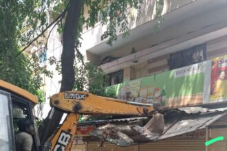 ಬಿಬಿಎಂಪಿ ದಕ್ಷಿಣ ವಲಯ ವ್ಯಾಪ್ತಿಯಲ್ಲಿ ಪಾದಚಾರಿ ಮಾರ್ಗ ಒತ್ತುವರಿ ತೆರವು ಕಾರ್ಯಾಚರಣೆ ಹಾಗೂ ಸ್ವಚ್ಛತಾ ಅಭಿಯಾನ