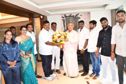 ವಿಕಲಚೇತನರೊಂದಿಗೆ ಎಂ.ಇ.ಐ.ಸಂಸ್ಥೆ ಅಧ್ಯಕ್ಷರಾದ ಎಸ್.ಮನೋಹರ್ ಹುಟ್ಟುಹಬ್ಬ ಆಚರಣೆ