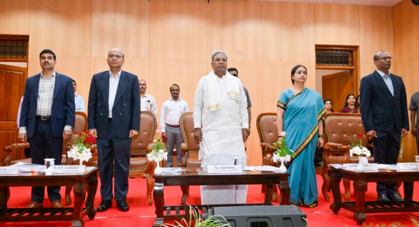 ಪ್ರತಿಯೊಬ್ಬ ಅಧಿಕಾರಿಯೂ ಸಂವಿಧಾನವನ್ನು ಸರಿಯಾಗಿ ಮನನ ಮಾಡಿಕೊಳ್ಳಬೇಕು: ಸಿ.ಎಂ.ಸಿದ್ದರಾಮಯ್ಯ