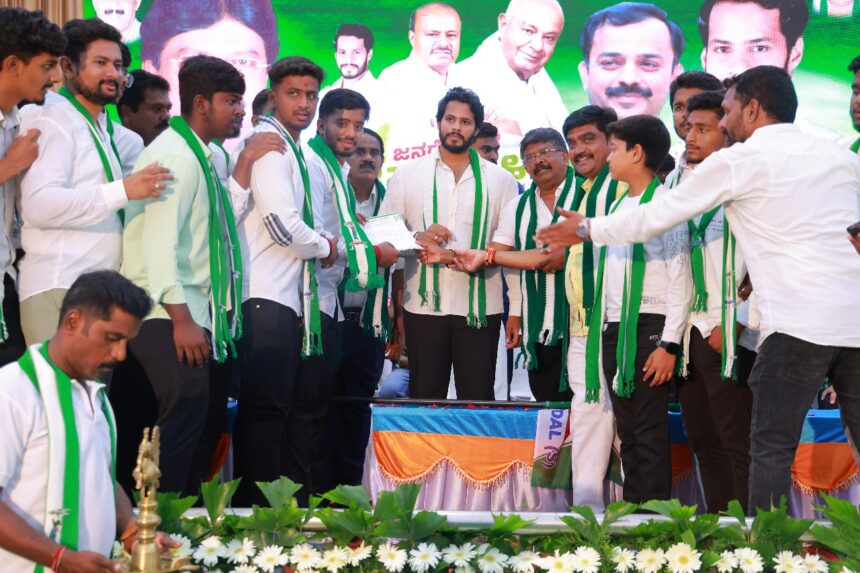 1800 ಕೋಟಿ ಲೂಟಿಗೆ ಕೆರೆ ಕಟ್ಟೆಗಳಿಗೆ ಕೊಳಚೆ ನೀರನ್ನ ಹರಿಸಲು ಹೊರಟಿದೆ